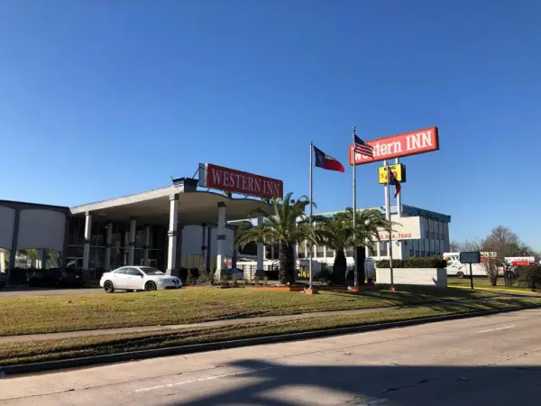 Western Inn 7